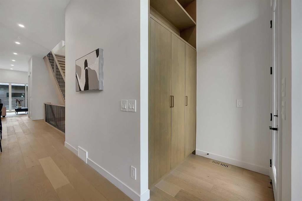 5018 21A Street SW photo 3