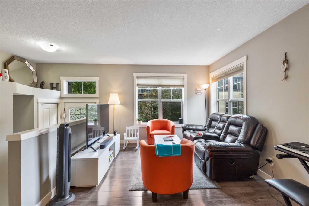 319 Mckenzie Towne Square SE photo 2