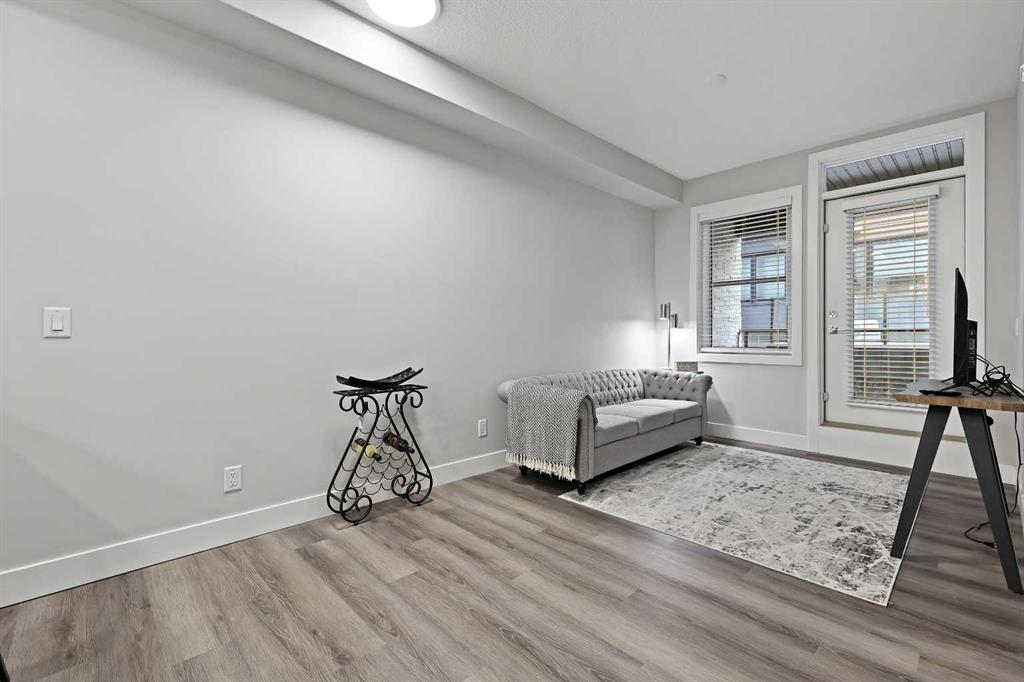 8355 19 Avenue SW #105 photo 4