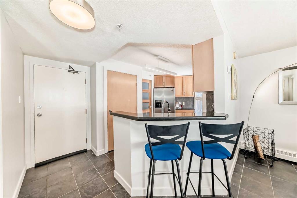 626 15 Avenue SW #703 photo 4