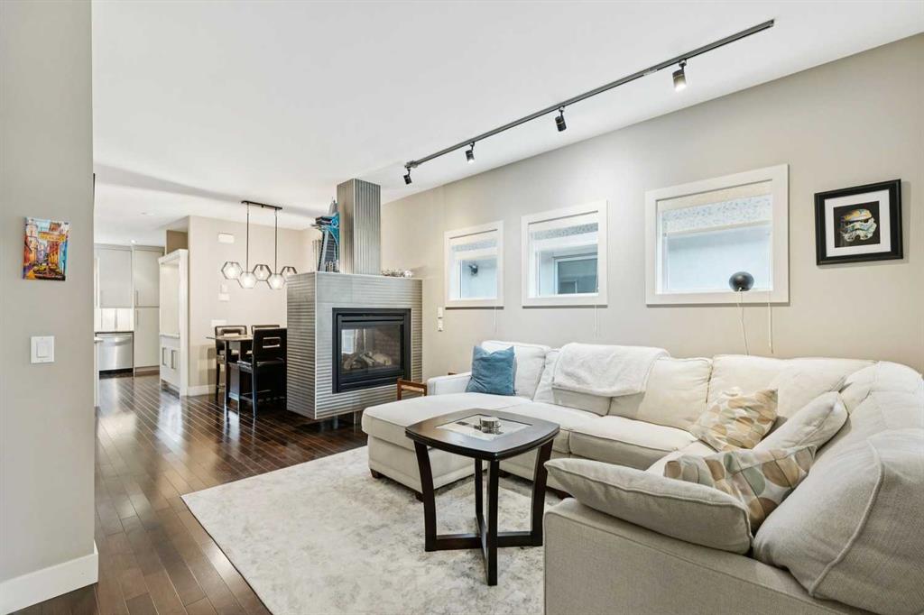 2231 26 Avenue SW photo 2