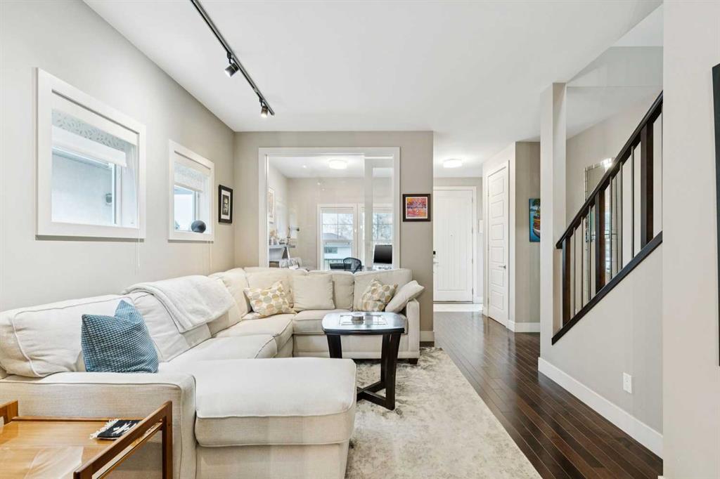 2231 26 Avenue SW photo 3