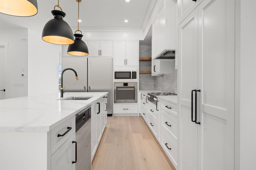 1907 28 Avenue SW photo 4