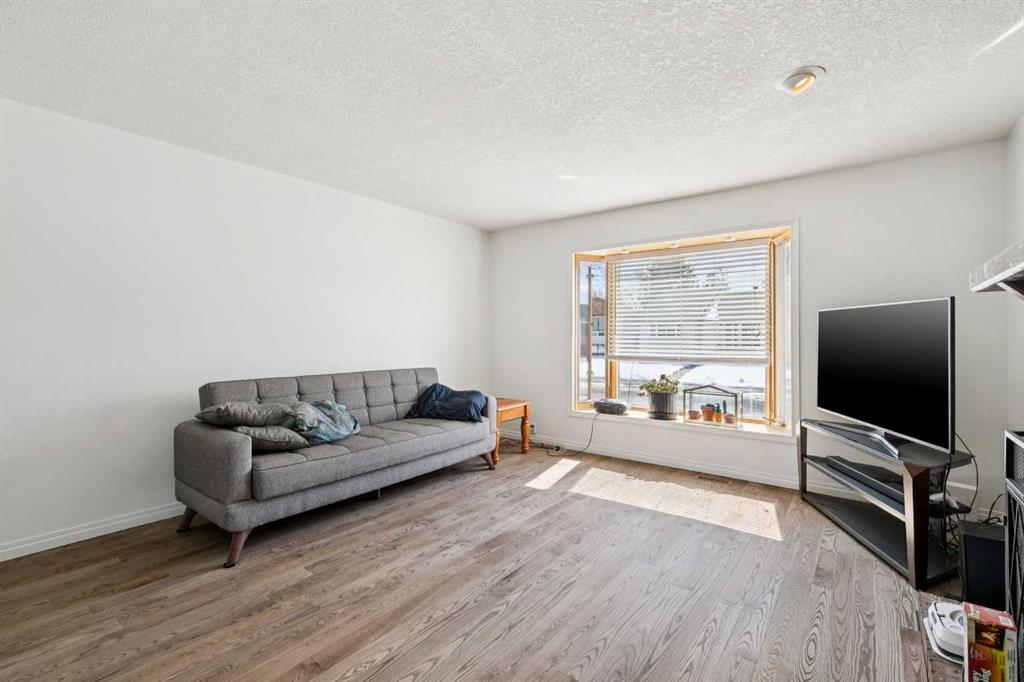 228 Marquis Place SE photo 5