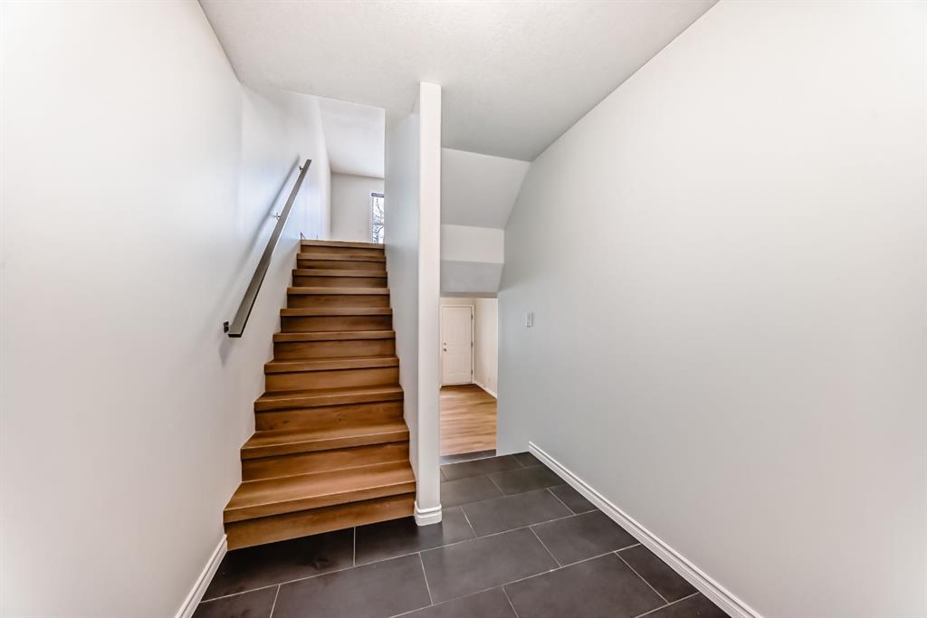 155 Prominence Heights SW photo 4