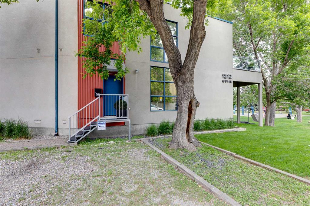1212 13 Street SE #304 photo 3