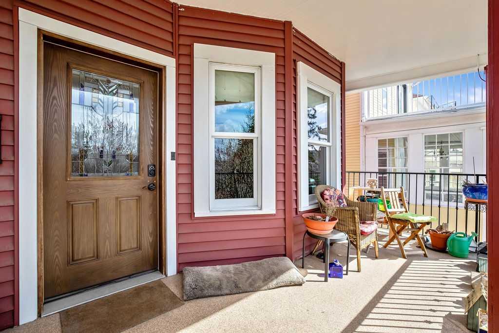 2410 16 Street SW photo 5