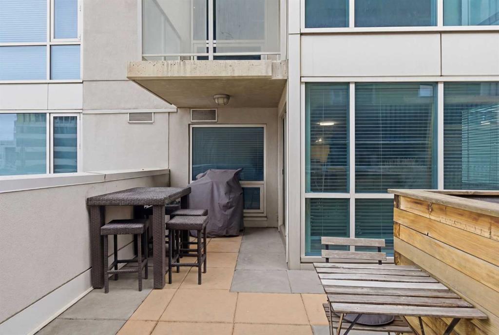 188 15 Avenue SW #203 photo 2
