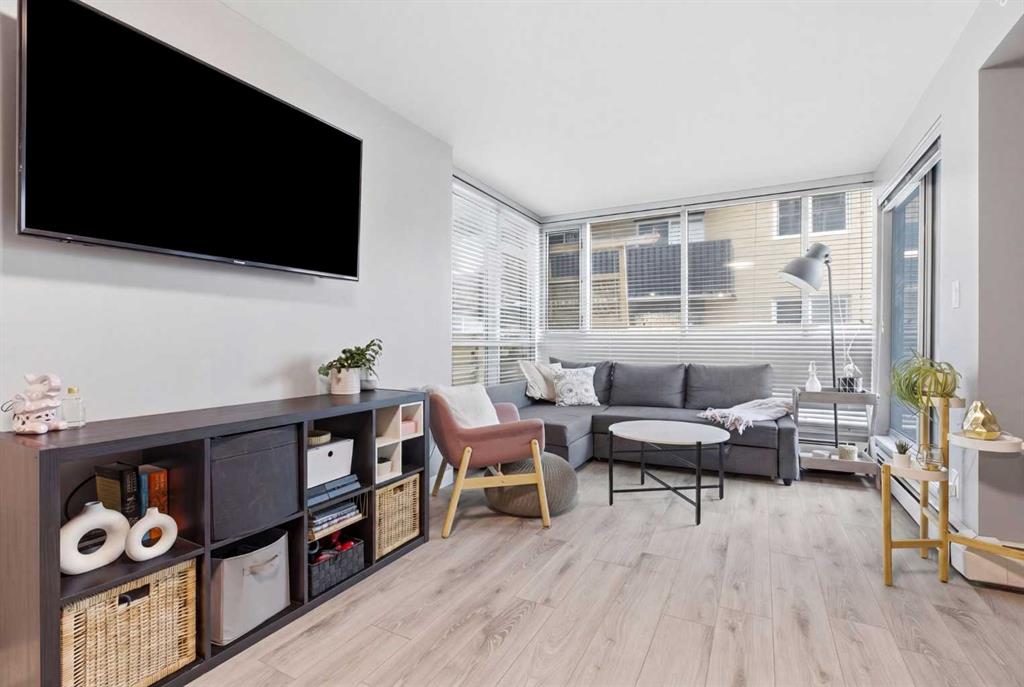 188 15 Avenue SW #203 photo 3