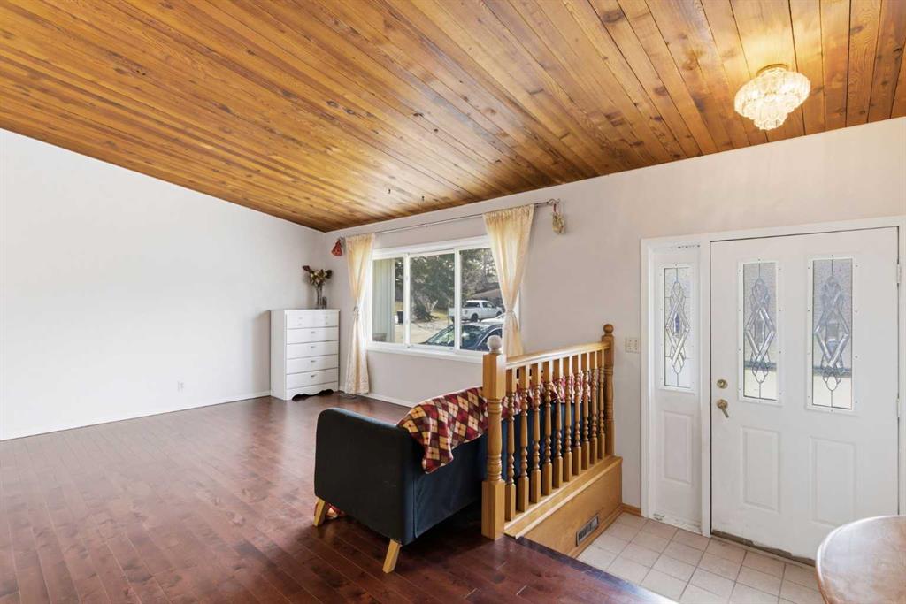 4008 36 Street NW photo 4
