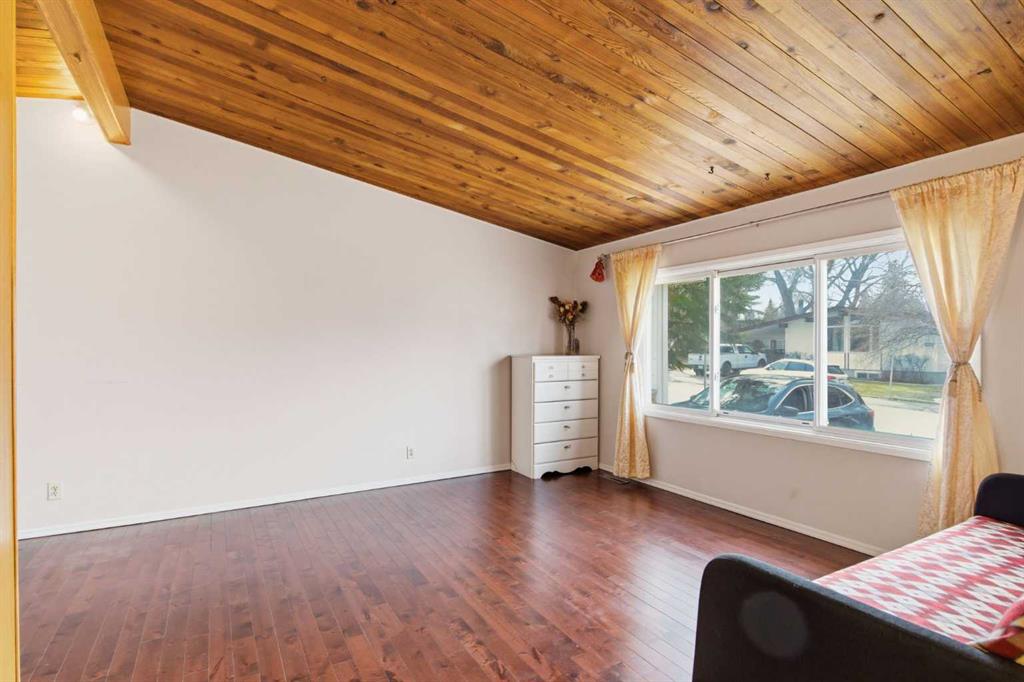 4008 36 Street NW photo 5