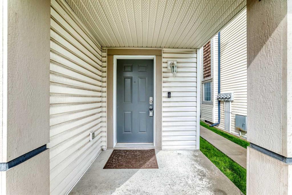 17 Copperfield Court SE photo 3
