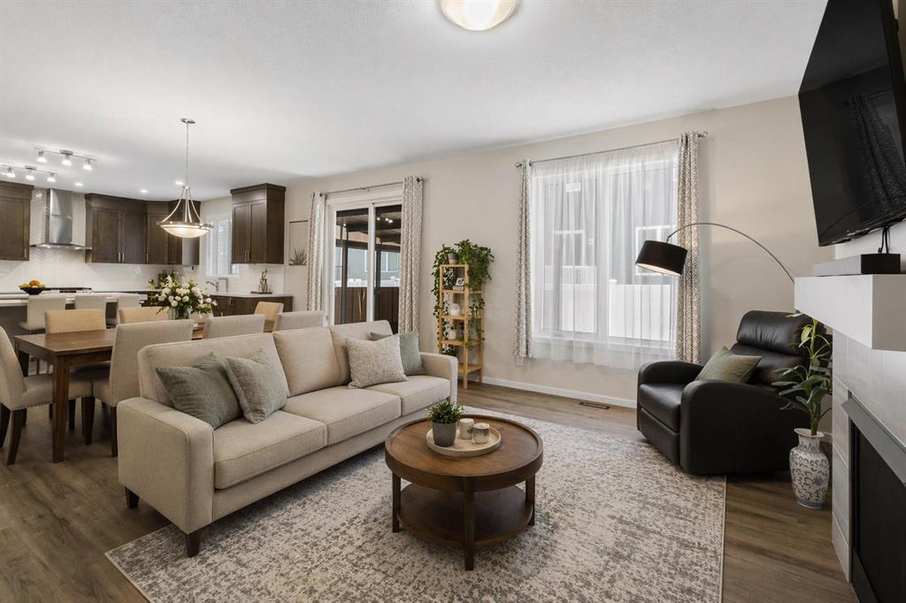 33 Carringham Heights NW photo 5