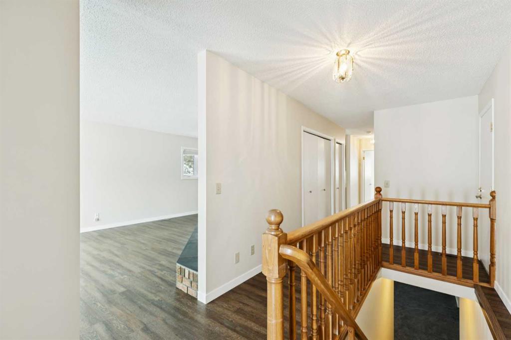 43 Macewan Park Heights NW photo 2