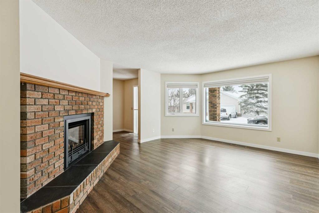 43 Macewan Park Heights NW photo 4