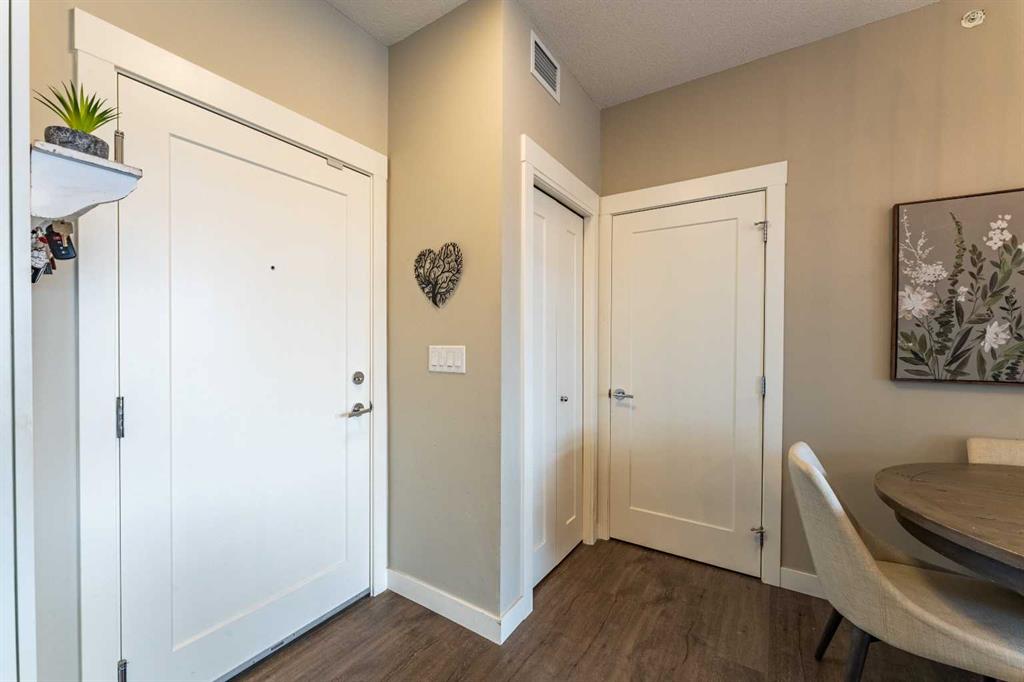 10 Walgrove Walk SE #412 photo 4