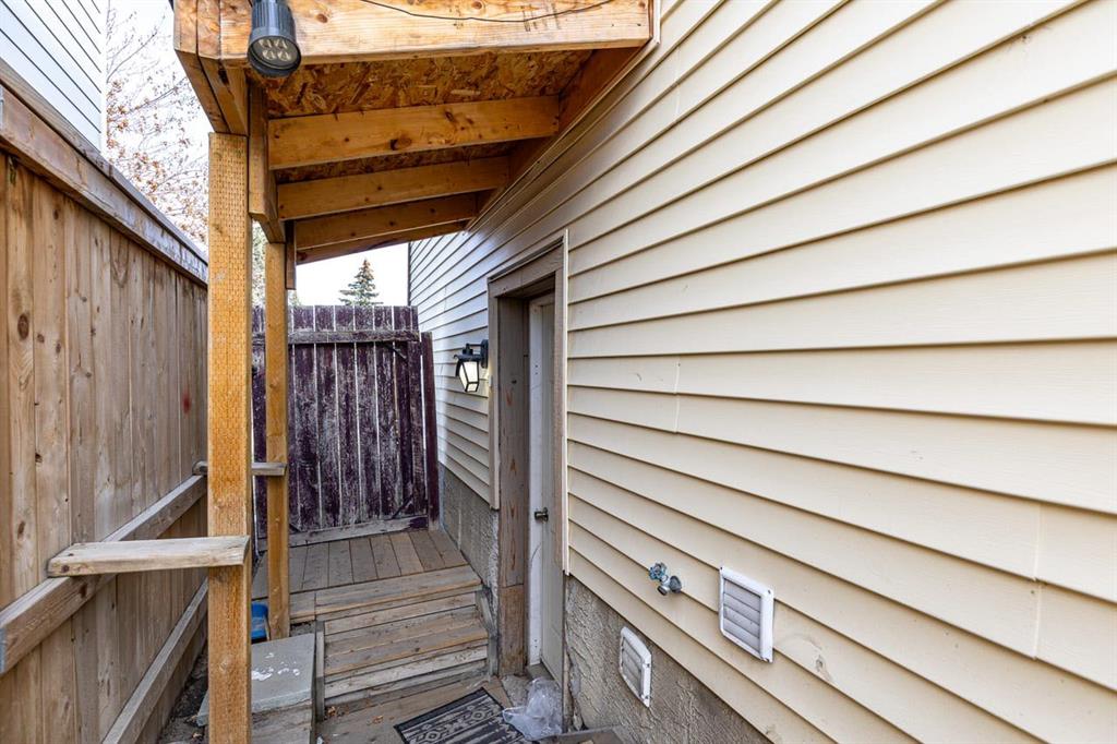 13 Martindale Boulevard NE photo 2