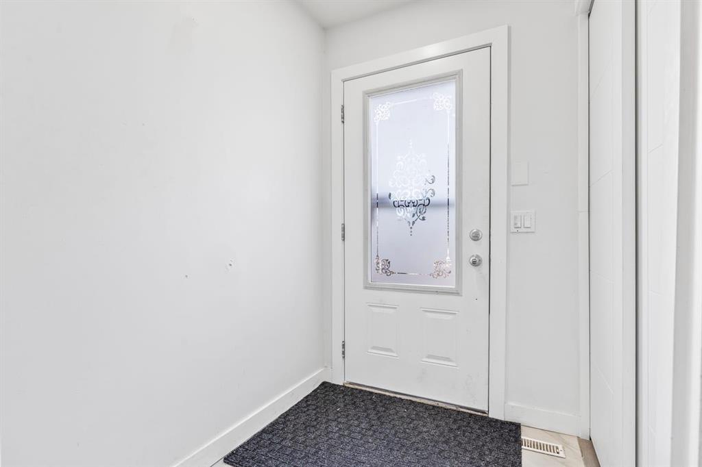 13 Martindale Boulevard NE photo 3