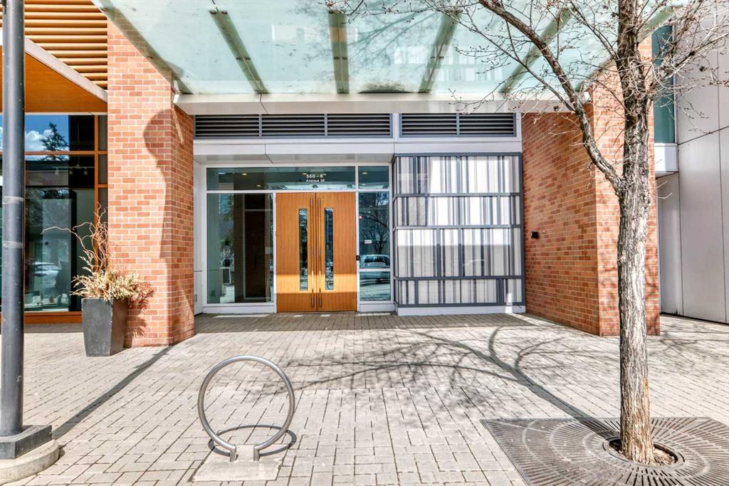 560 6 Avenue SE #204 photo 4