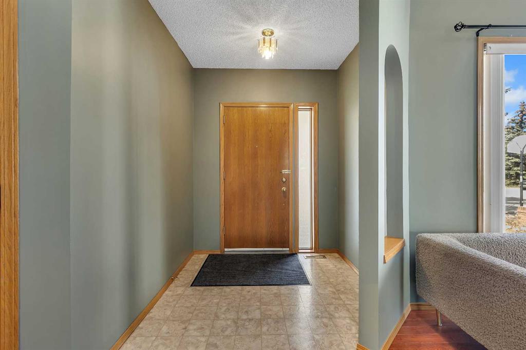 2856 Signal Hill Heights SW photo 3