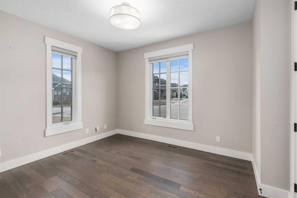 45 Rockcliff Heights NW photo 5
