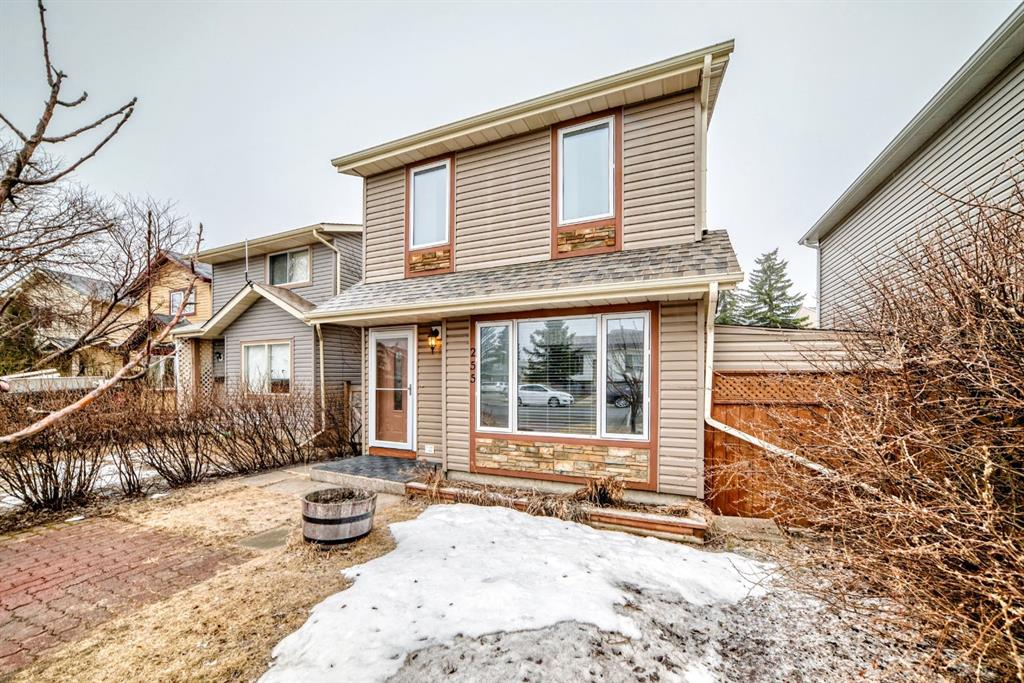 255 Falshire Way NE
