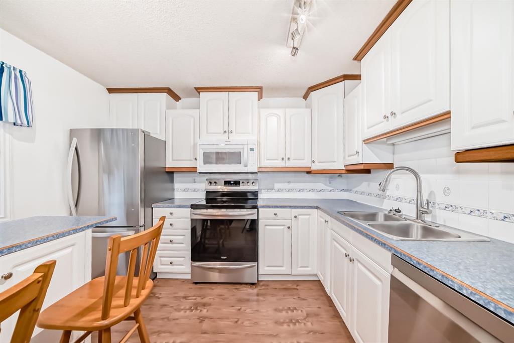 255 Falshire Way NE photo 4