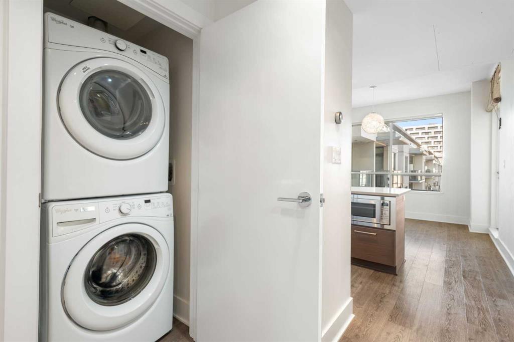 38 9 Street NE #701 photo 3
