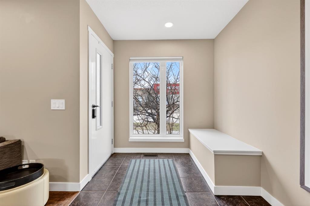 180 Walden Gate SE photo 4