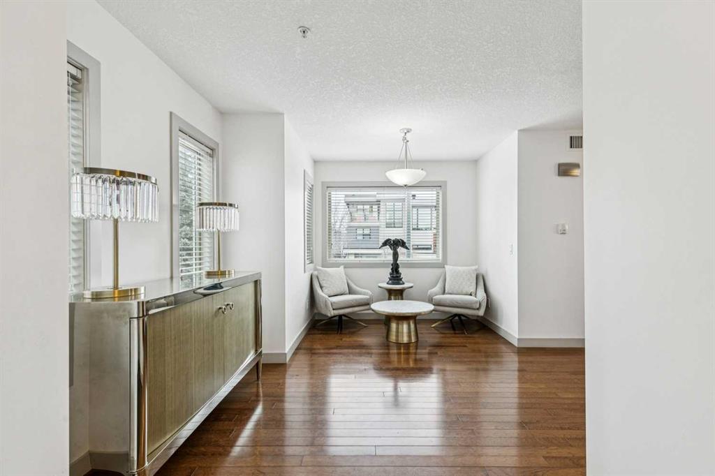 1905 27 Avenue SW #201 photo 3