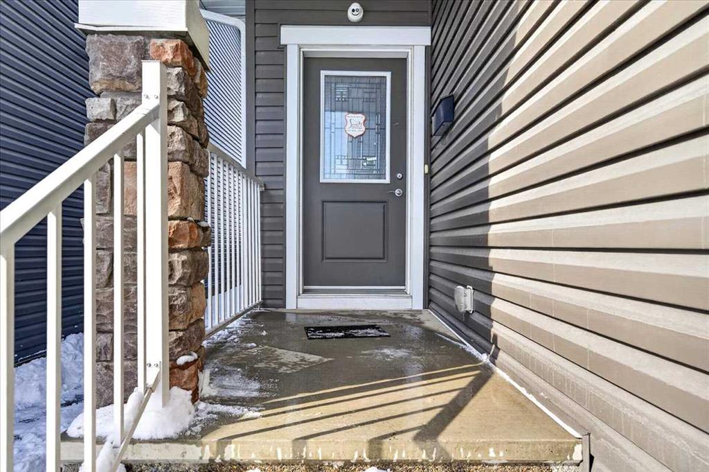 72 Redstone Drive NE photo 3