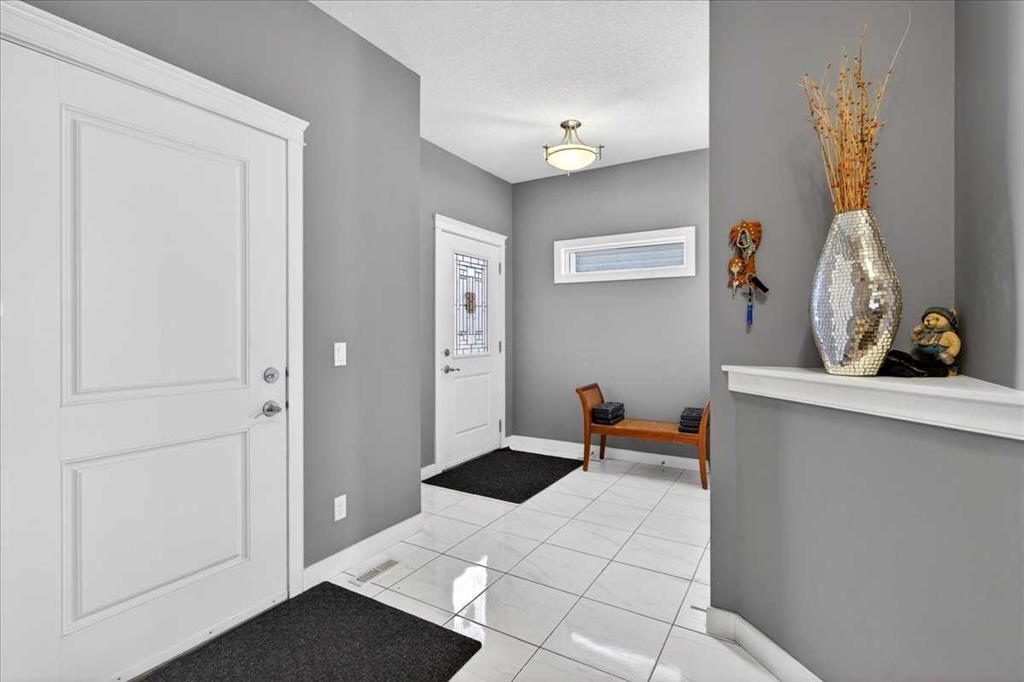 72 Redstone Drive NE photo 4