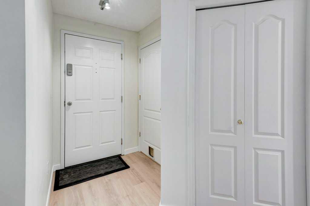10 Sierra Morena Mews SW #119 photo 2