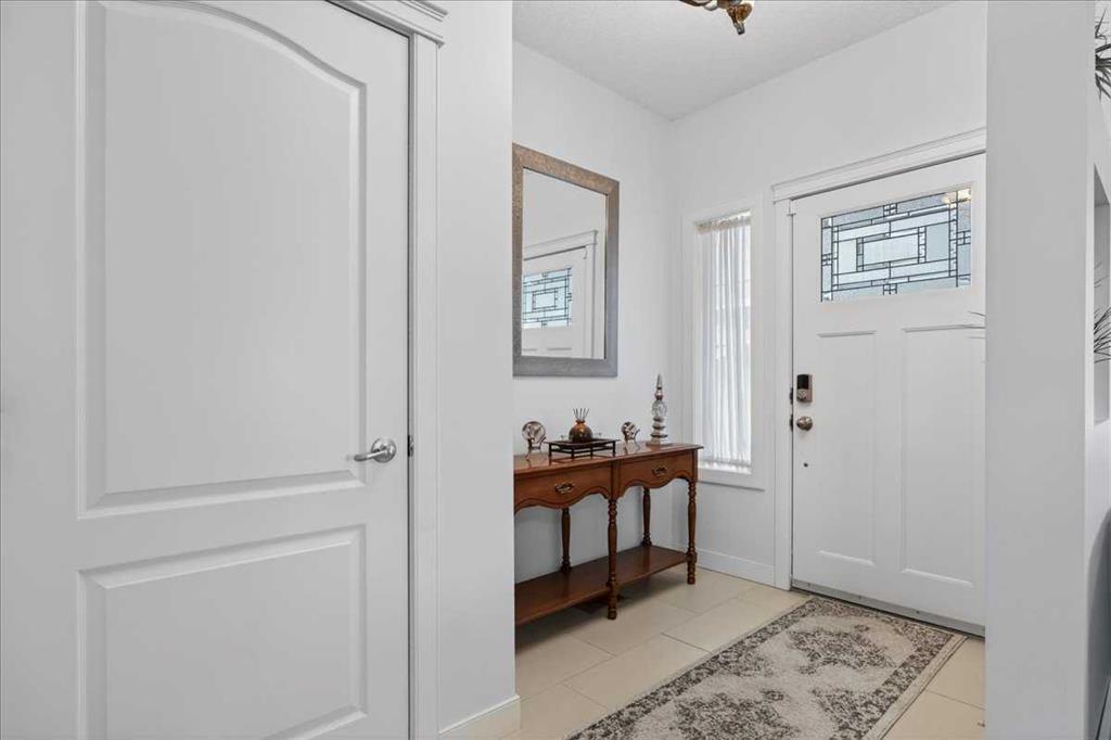 28 Evansview Manor NW photo 2