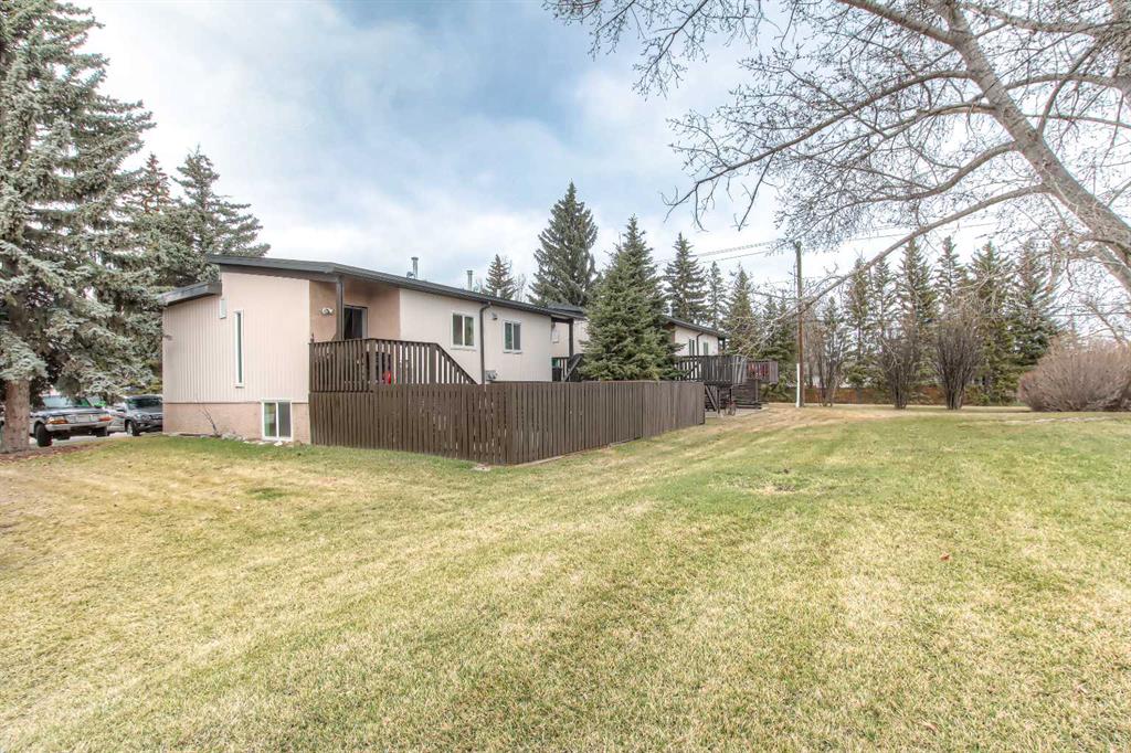 172 Oaktree Lane SW photo 2