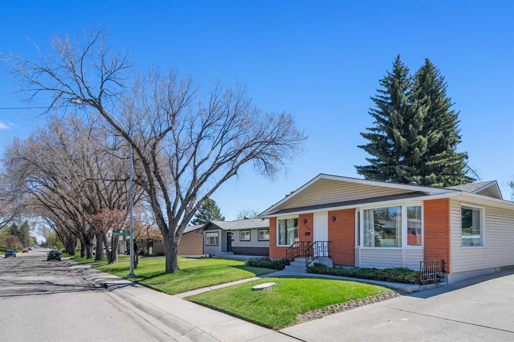 487 Arlington Drive SE photo 3