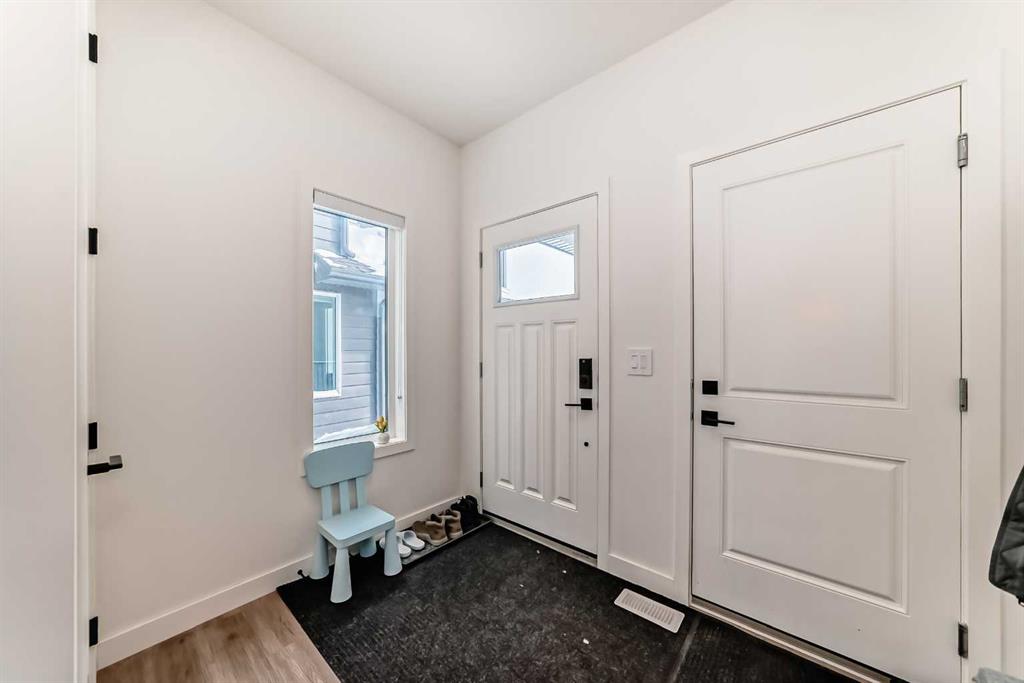 137 Verity Manor SW photo 3