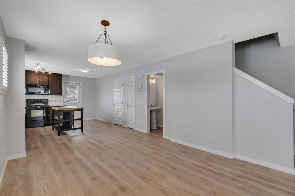 406 Mckenzie Towne Close SE photo 4