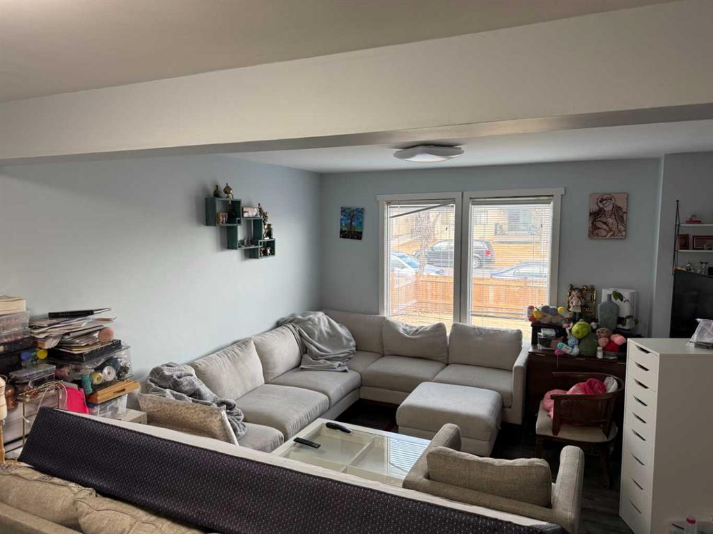 371 Falshire Drive NE photo 2