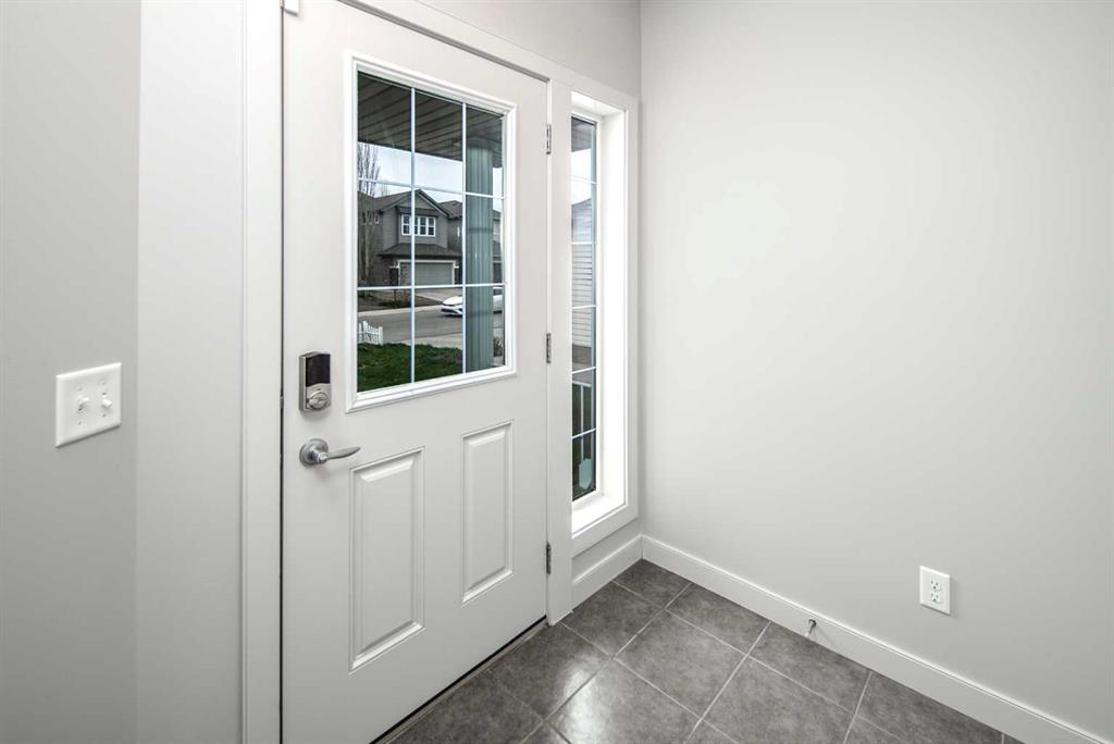 50 Everwoods Park SW photo 4