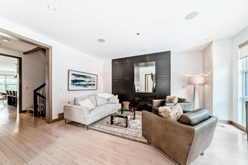 701 Aspen Meadows Hill SW photo 4