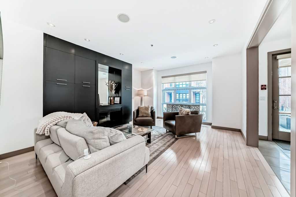 701 Aspen Meadows Hill SW photo 5