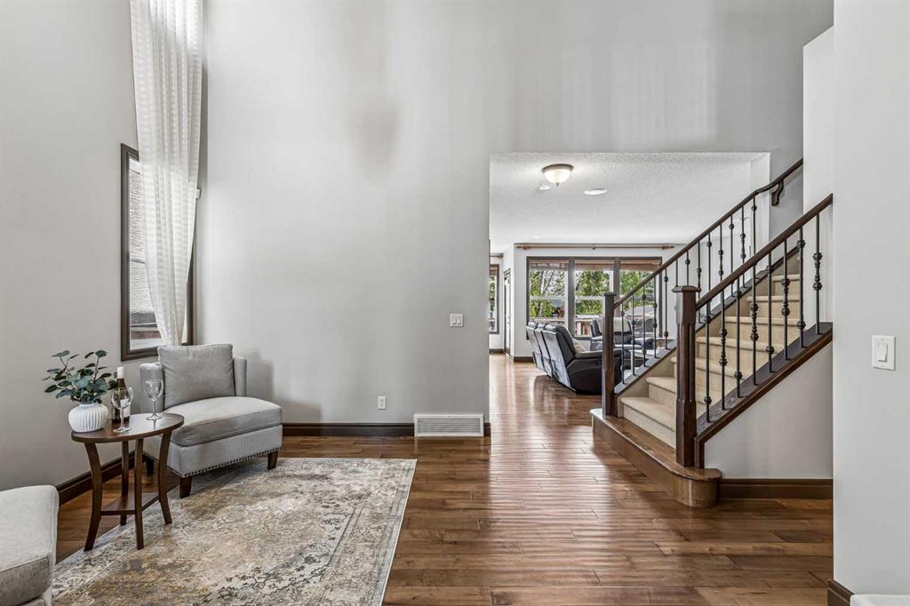 12 Mahogany Heath SE photo 5