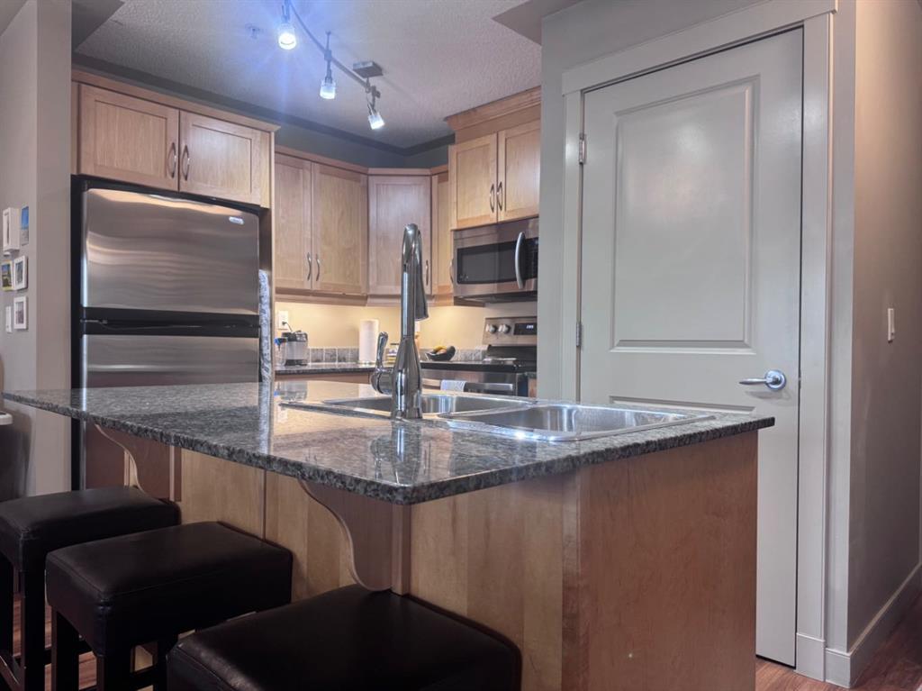 2233 34 Avenue SW #223 photo 3