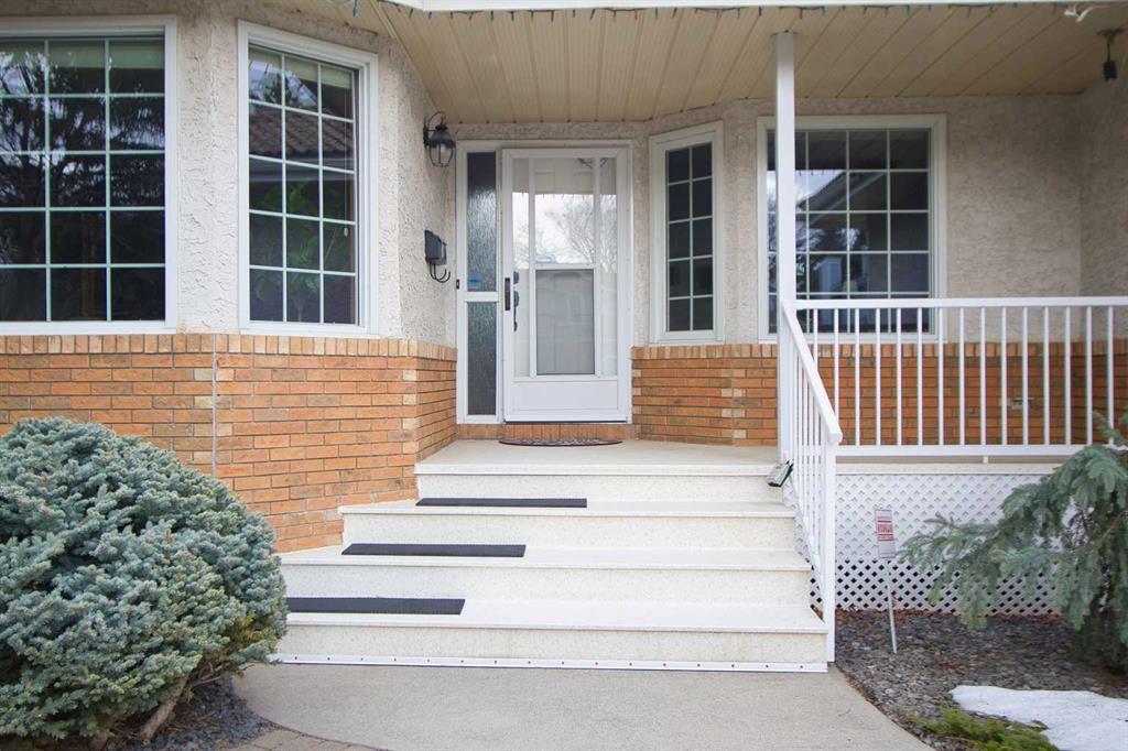240 Varsity Estates Terrace NW photo 4