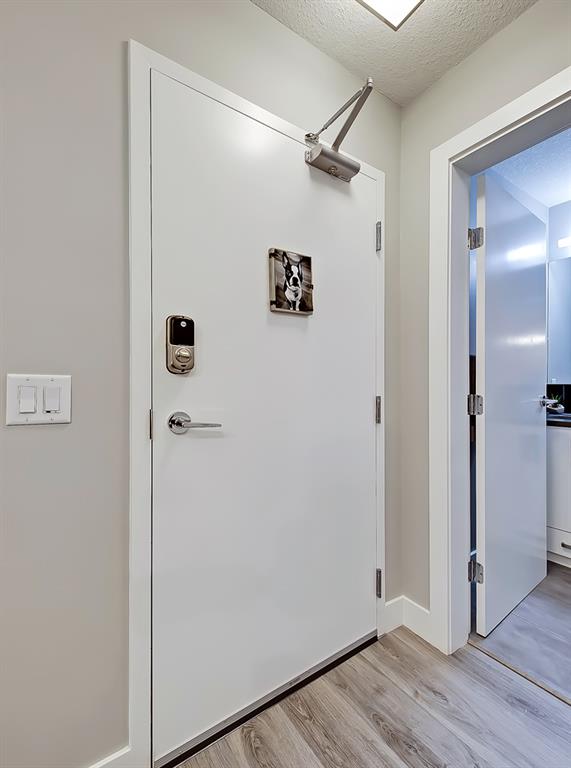 1521 26 Avenue SW #208 photo 2