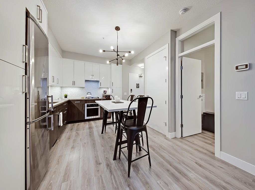 1521 26 Avenue SW #208 photo 3