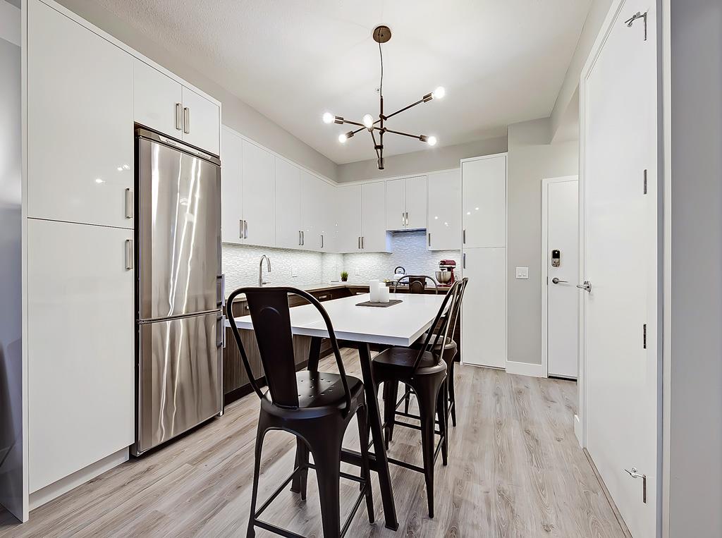1521 26 Avenue SW #208 photo 4