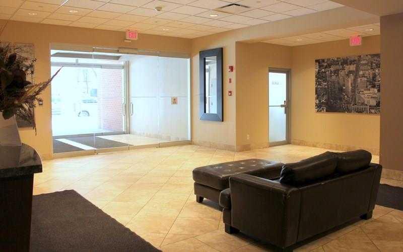 738 3 Avenue SW #402 photo 3