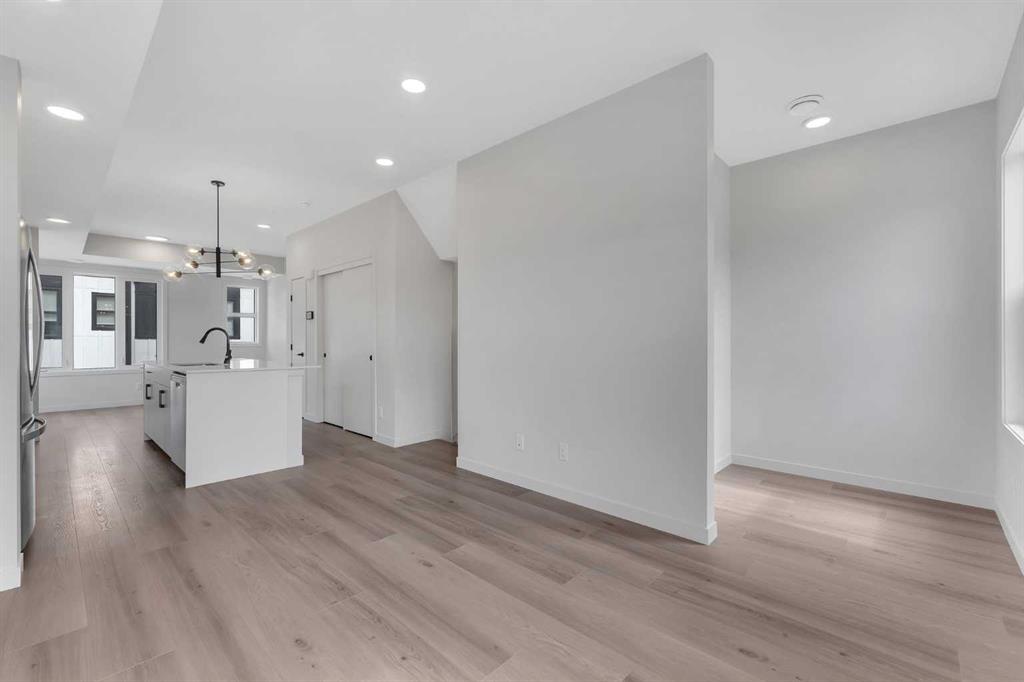 120 Arbour Lake Court NW photo 3